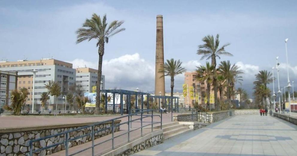 La Caramba Amplio Apartamento En La Playa Málaga Exterior foto