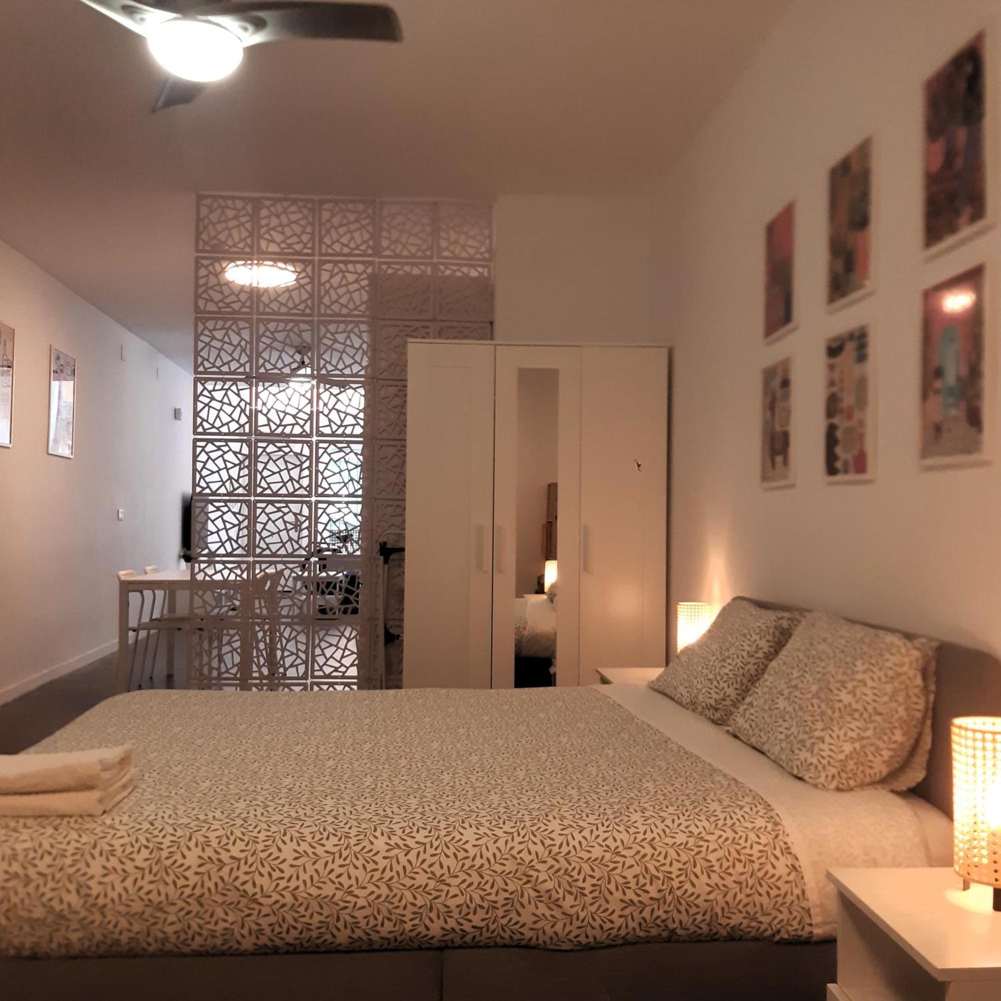 La Caramba Amplio Apartamento En La Playa Málaga Exterior foto